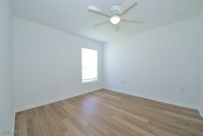 Building Photo - 343 NE 10th St