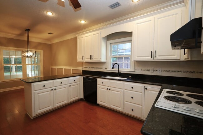 Building Photo - 1054 Ridge Rd