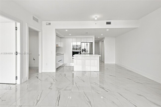 Building Photo - 1179 E Hallandale Beach Blvd