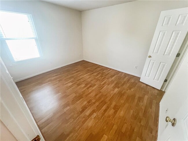 Building Photo - 140 Calborne Ct