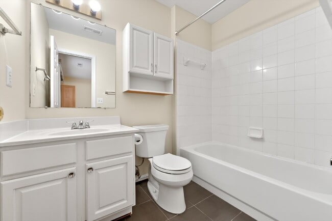 Building Photo - This move-in ready, professionally cleaned 3-bedroom, 3.5-bathroom townhouse in Reston Town Cente...