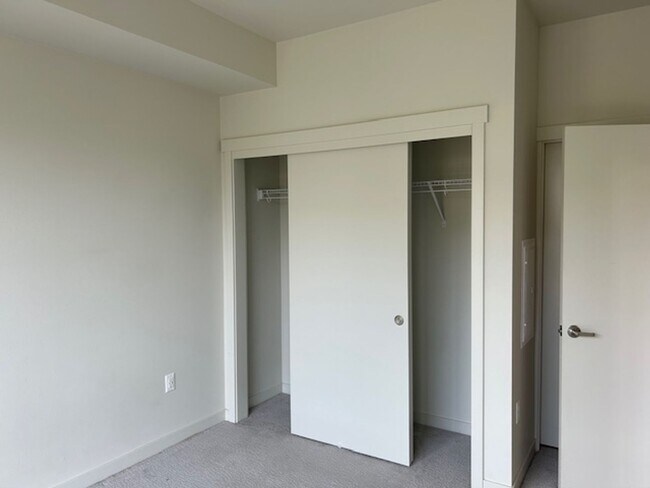 Building Photo - Roomy, 612 Square Foot, 1-Bedroom Home wit...