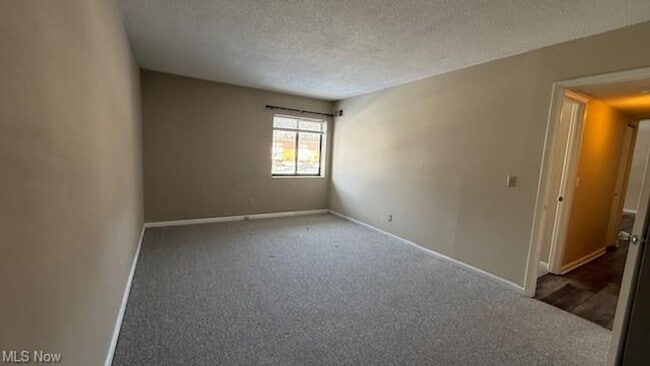 Building Photo - 1263 Lost Nation Rd