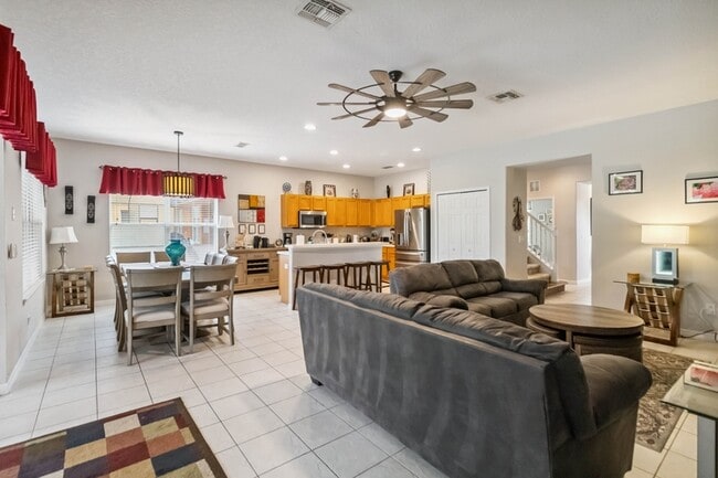 Building Photo - 163 Tigerlily Ct