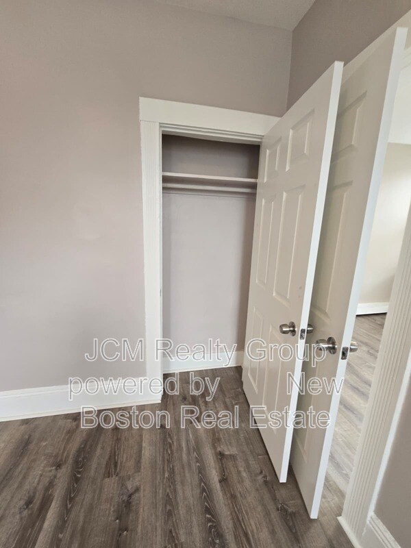 Building Photo - 116-124A Central Ave