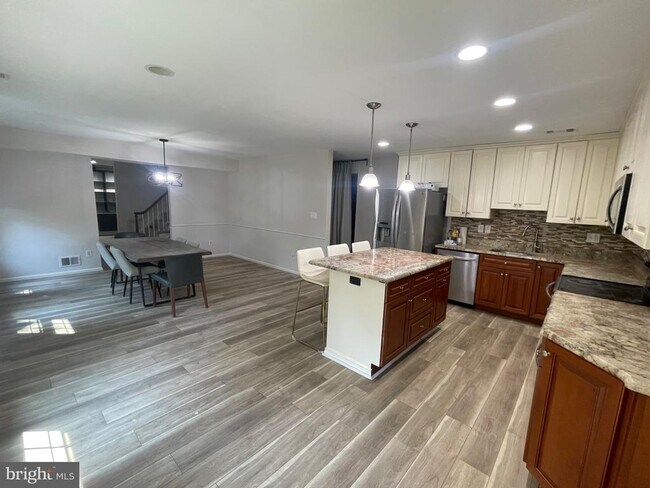 Building Photo - 9609 Barkston Ct