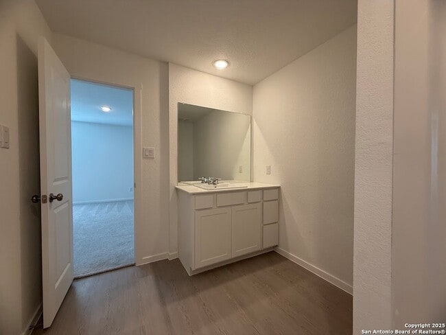 Building Photo - 267 Ottawa Way