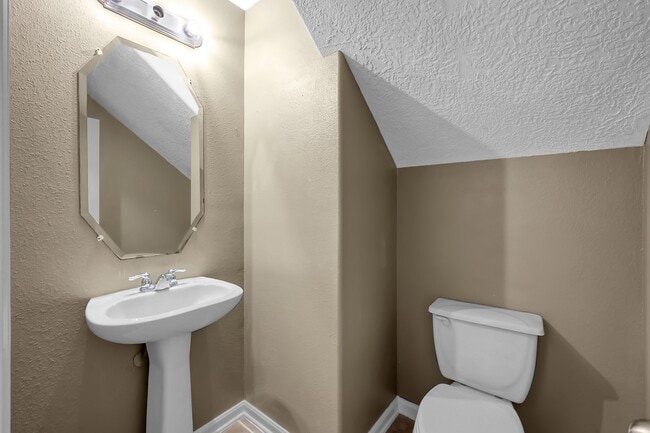 Building Photo - 13952 Buckskin Dr