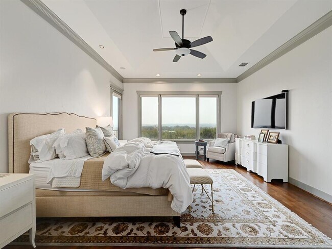 Building Photo - 2300 Barton Creek Blvd