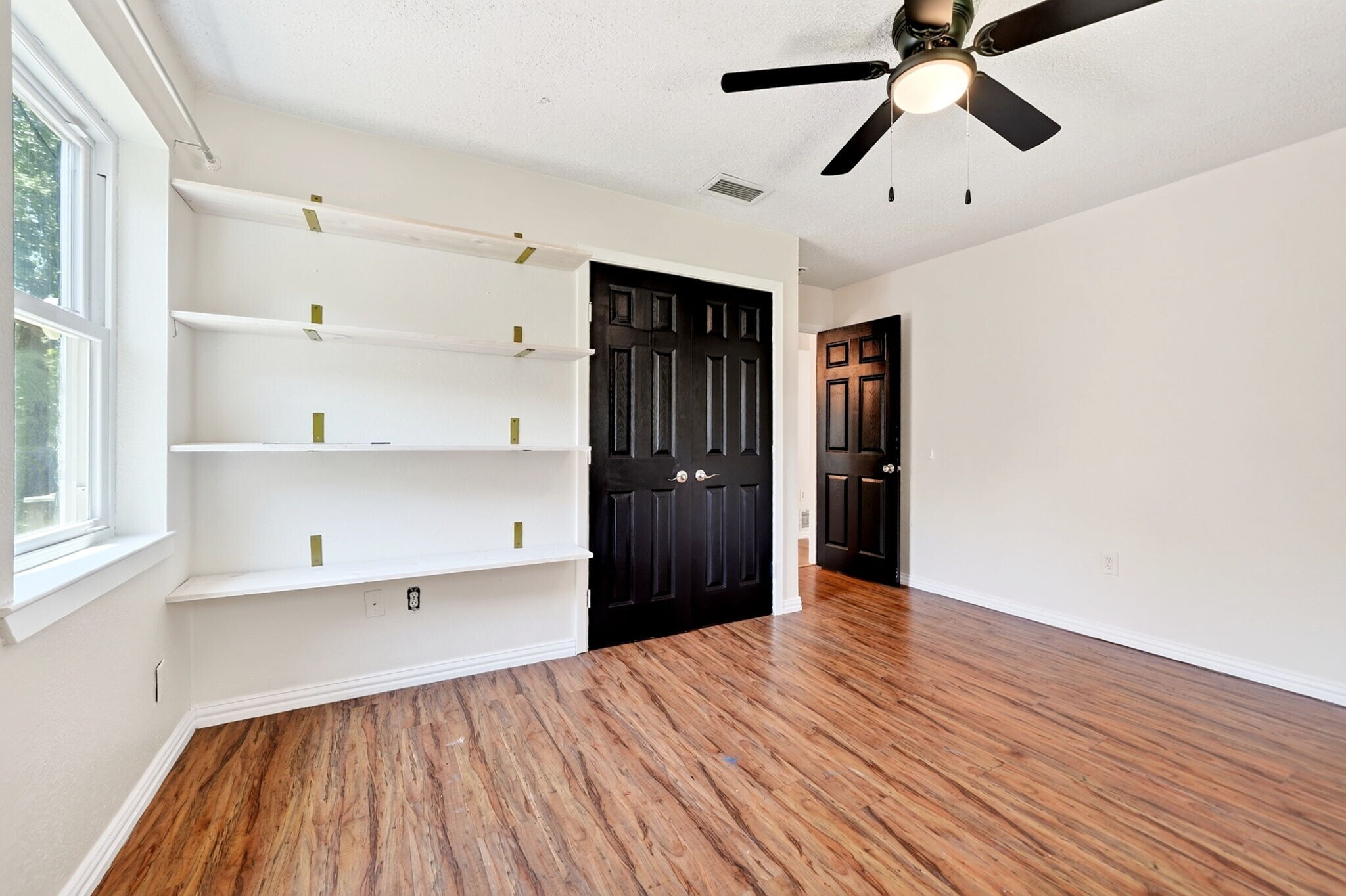 Building Photo - 505 Whittle Way
