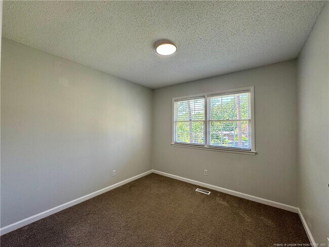 Building Photo - 7605 Jennings Ln