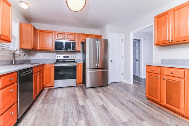 Building Photo - 147 Tralee Dr