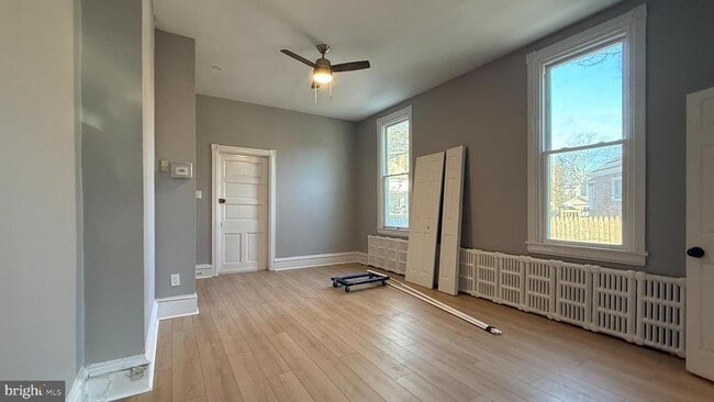 Building Photo - 7827 Montgomery Ave