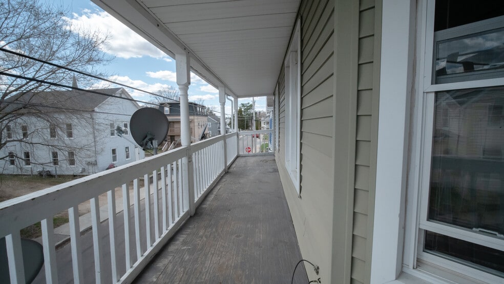 Building Photo - 31 battey st.