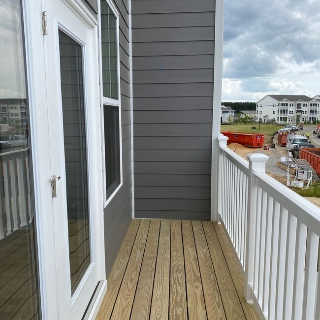 Building Photo - BRAND NEW TOWHOME IN FOXBANK PLANTATION