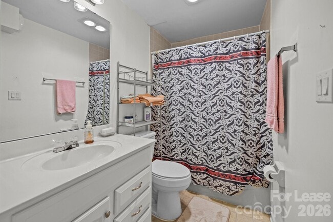 Building Photo - 1832 J Julian Ln