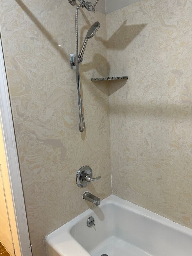 Building Photo - Available now! South Davis Townhome On Ver...