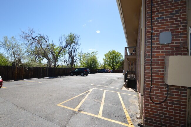 Building Photo - 4955 Moorhead Ave