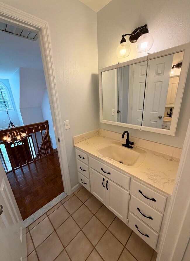 Building Photo - Spacious 4 Bedroom, 2.5 Bath Home with Stunning Marsh Views