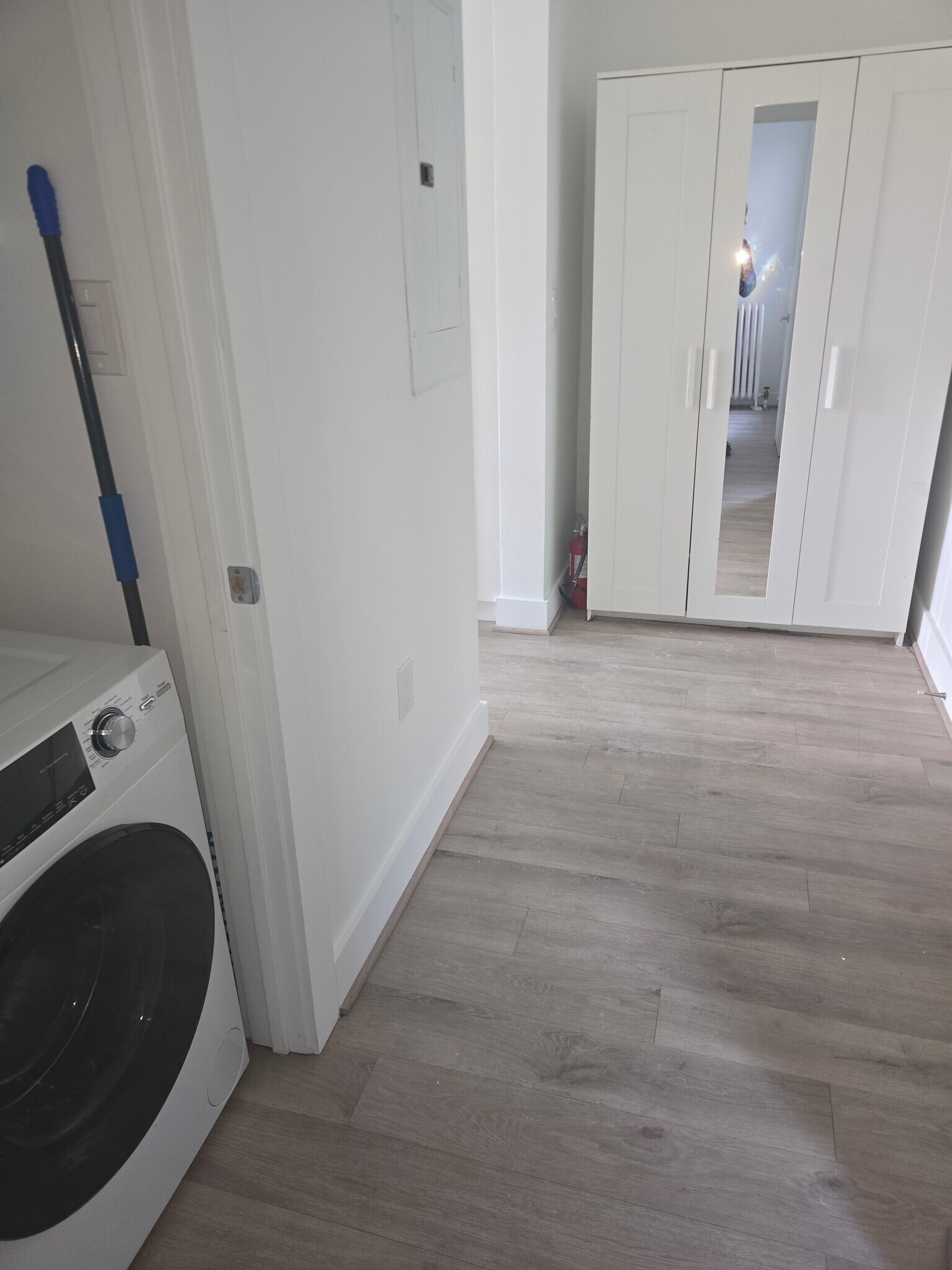 laundry and entry foyer - 1339 14th St NW