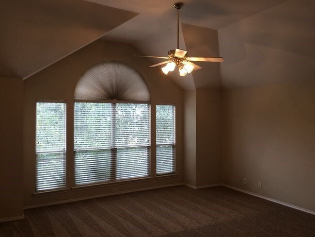 Building Photo - 746 Treaty Oak