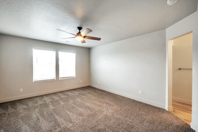 Building Photo - Join this growing Mapleton Village Community.