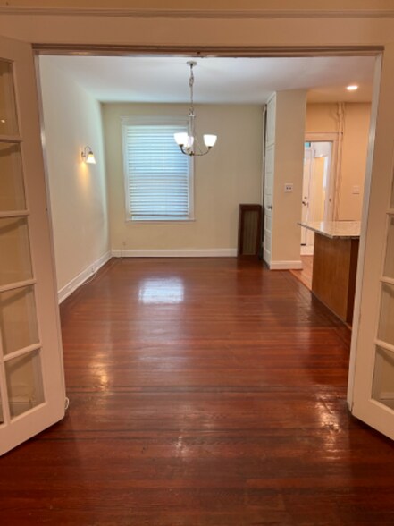 Building Photo - 1536 Appleton St