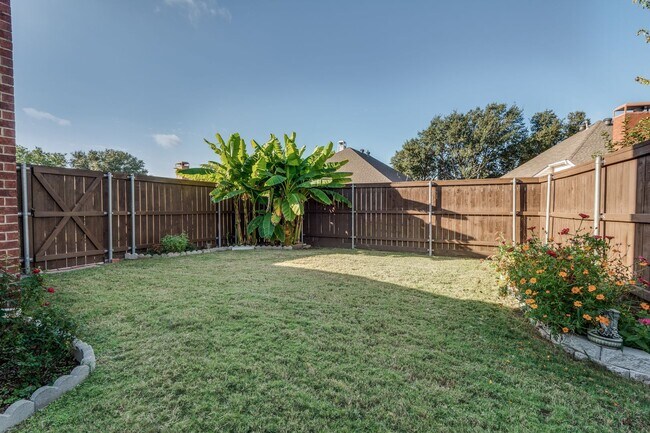 Building Photo - Stunning 3 Bedroom in the Champion Streets...