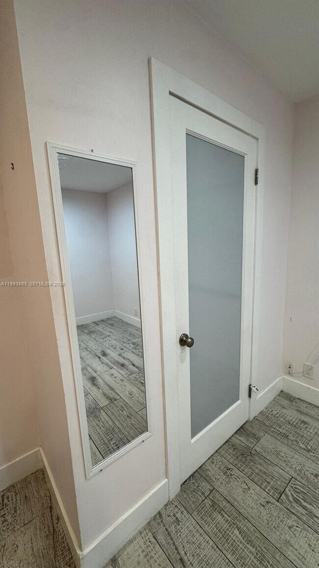 Building Photo - 414 9th Ave N