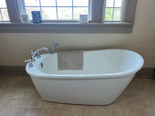 Building Photo - 2221 WI-83