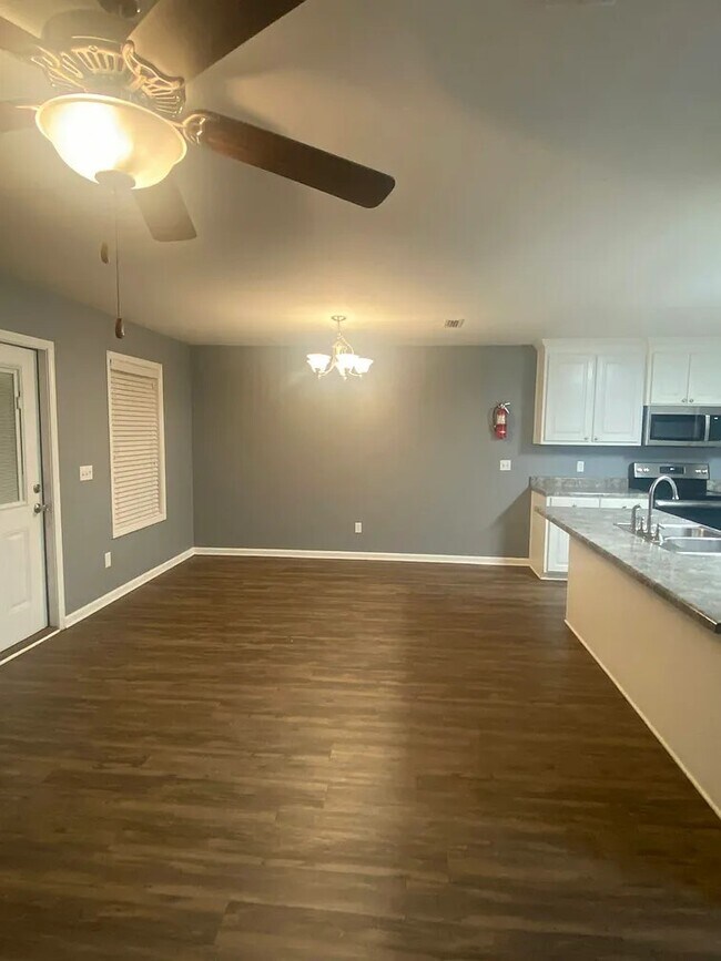 Building Photo - 2328 Middleton Rd