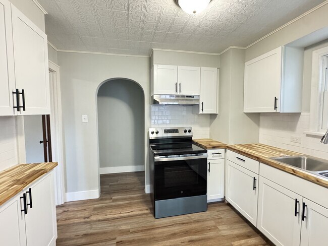 Building Photo - 2231 13th St SW