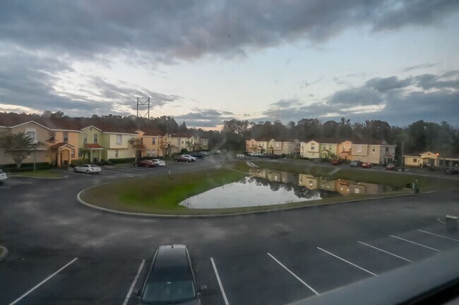 Building Photo - ~4/3~Monroe Circle~Woodwind Bay~Beautiful Town Home!