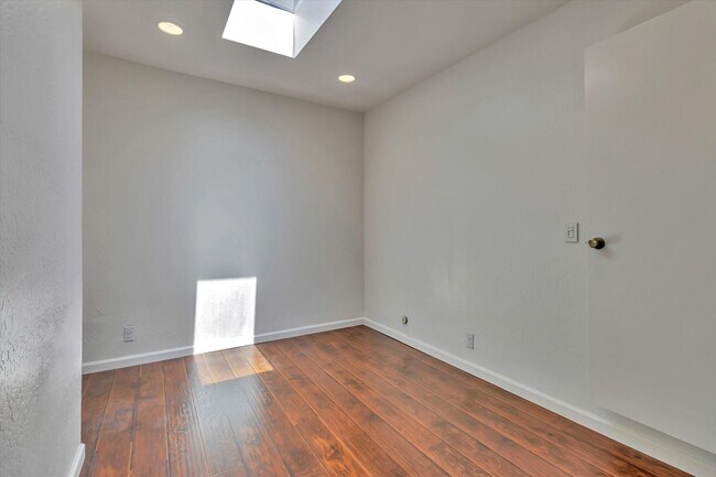 Building Photo - Sunnyvale Gem with Sleek Finishes & Though...
