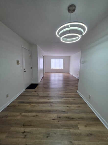 Building Photo - 4054 Stonehenge Dr