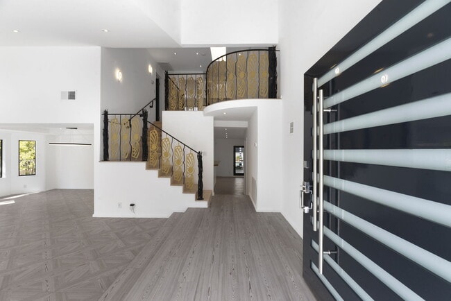Building Photo - 2937 Deep Canyon Dr