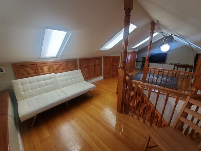 Building Photo - 2BD 2 Bath With Loft in Cambridge Central ...
