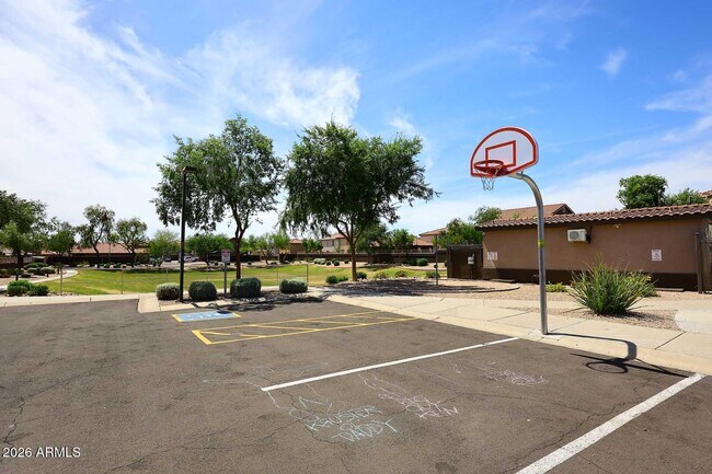 Building Photo - 3249 S Chaparral Rd