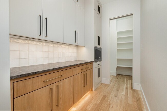 Building Photo - 4203 Normandy Ave