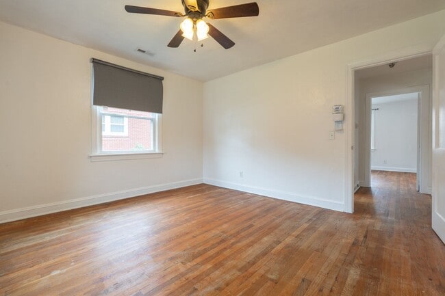 Building Photo - MOVE IN READY 3 Bedroom in Chesapeake!