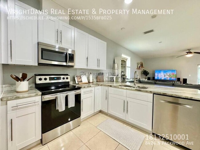Building Photo - 8424 N Packwood Ave