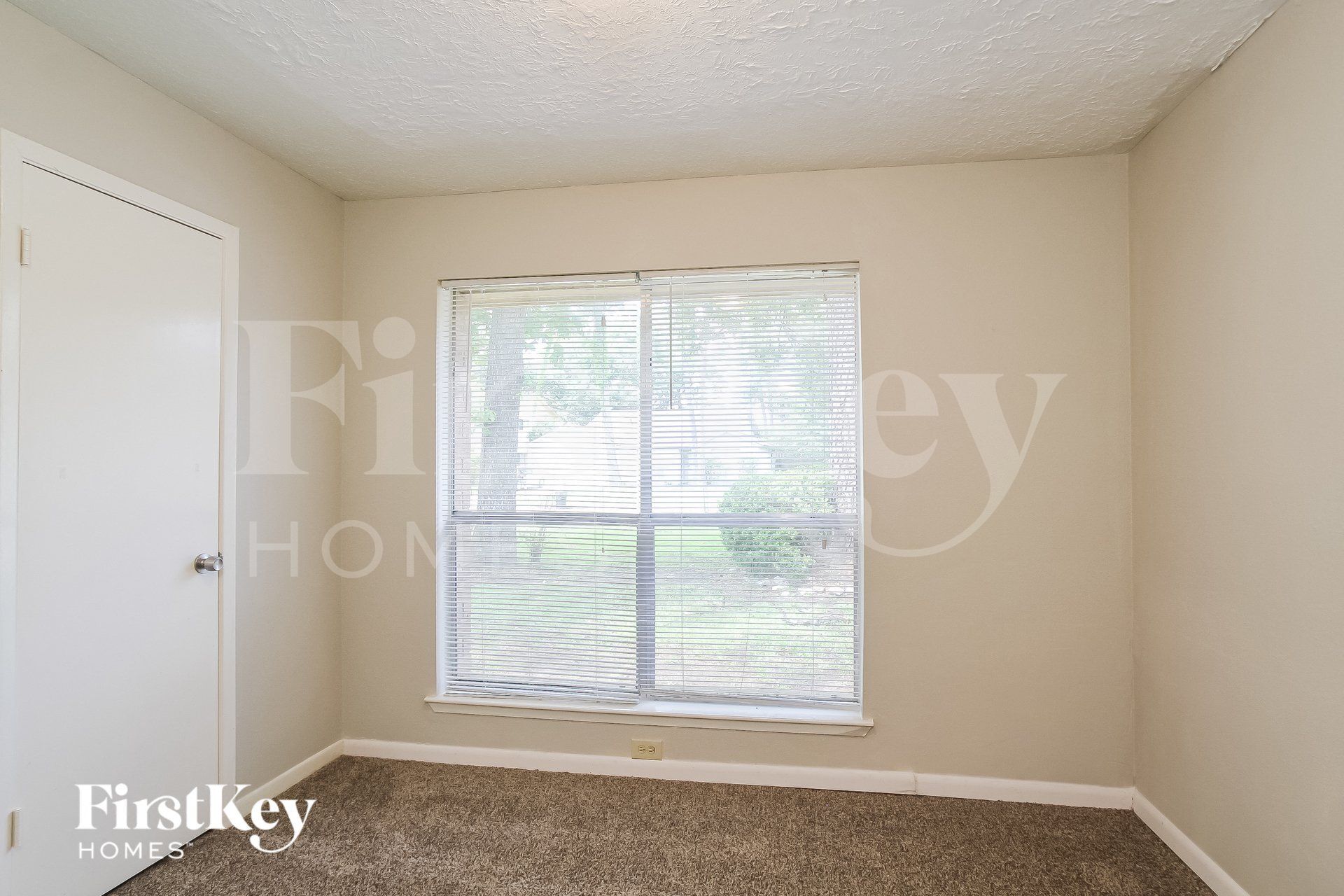 Building Photo - 3618 Village Grove Dr