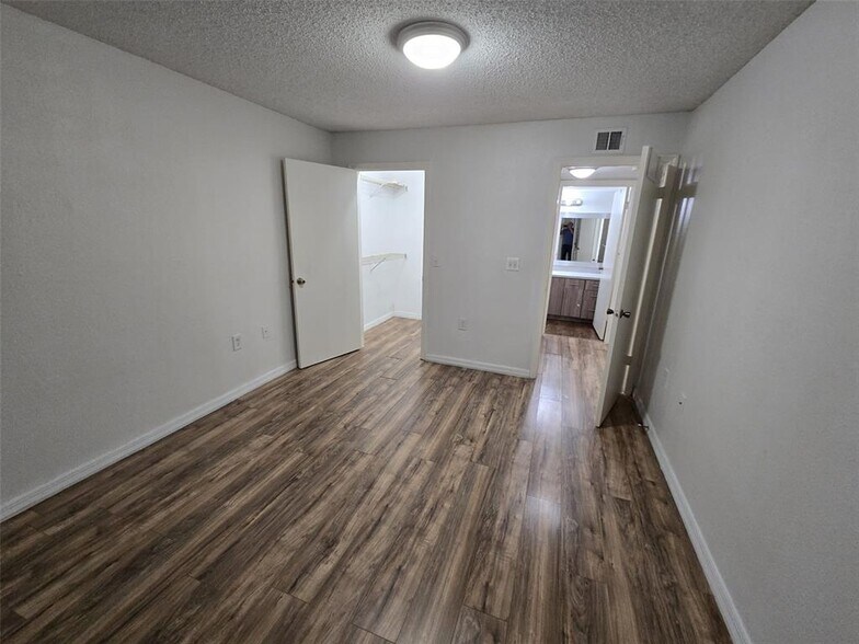 Building Photo - 12730 Vista Isles Dr