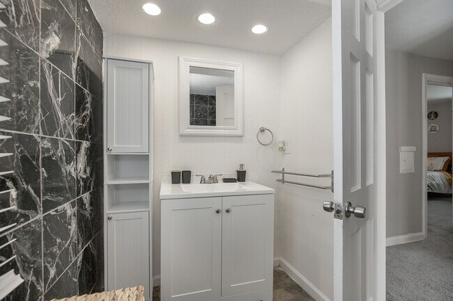 Building Photo - 3 BED 2 BATH BEAUTIFUL SINGLE FAMILY HOME!