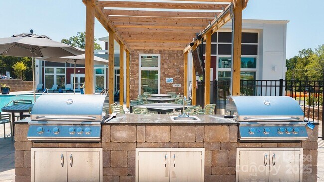 Building Photo - 141 Black Rock Rd