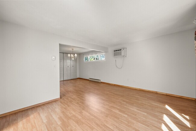 Building Photo - 72 Cinnamon Spring