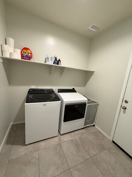 Laundry Room - 5286 E Gummite Dr