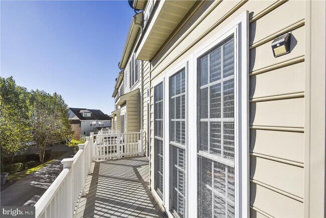 Building Photo - 12923 Benton Park Cir