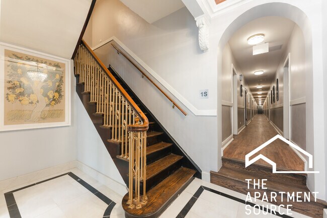 Building Photo - 640 W Wrightwood Ave