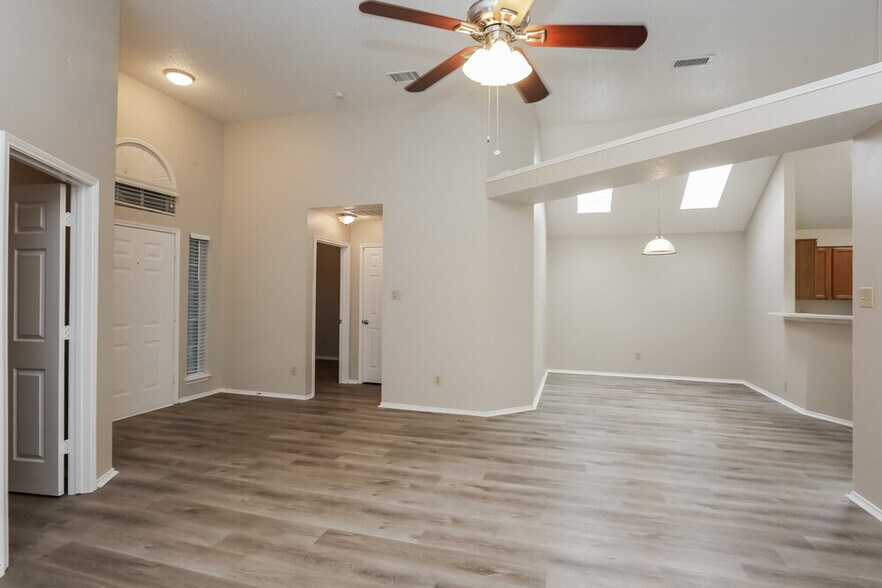 Building Photo - 6609 Wildhaven Dr